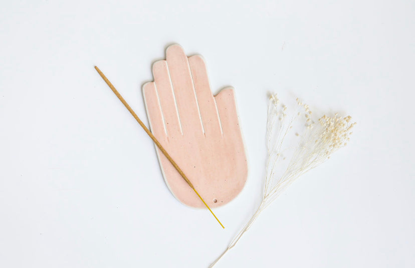 CLEAR YOUR MIND WITH DIRTY HANDS - CERAMIC WORKSHOPS IN FRANCE